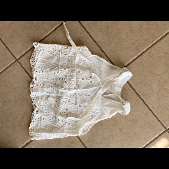 White lace tank top - Picture 3 of 3